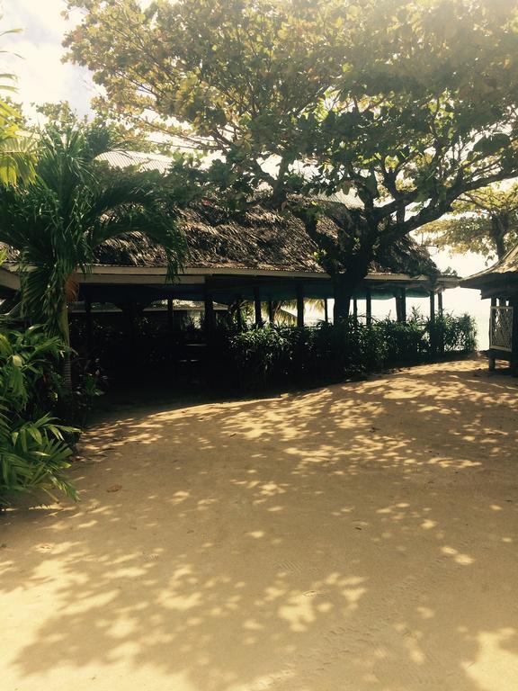 Vacations Beach Fale Hotel Manase Buitenkant foto