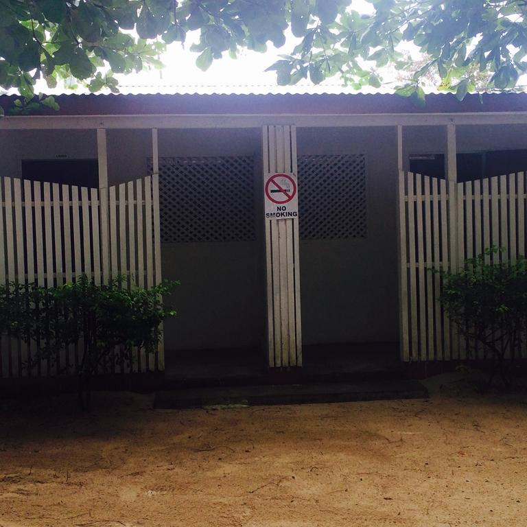 Vacations Beach Fale Hotel Manase Buitenkant foto