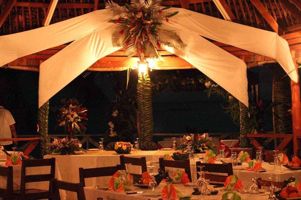 Vacations Beach Fale Hotel Manase Buitenkant foto