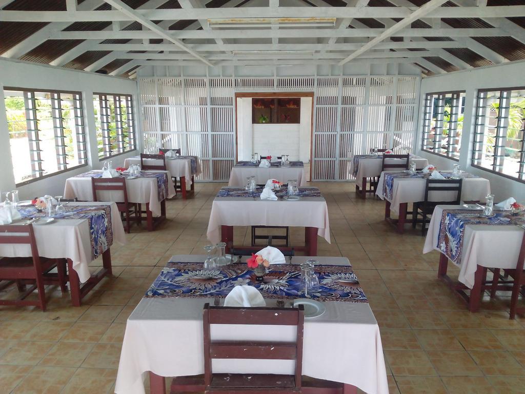 Vacations Beach Fale Hotel Manase Buitenkant foto
