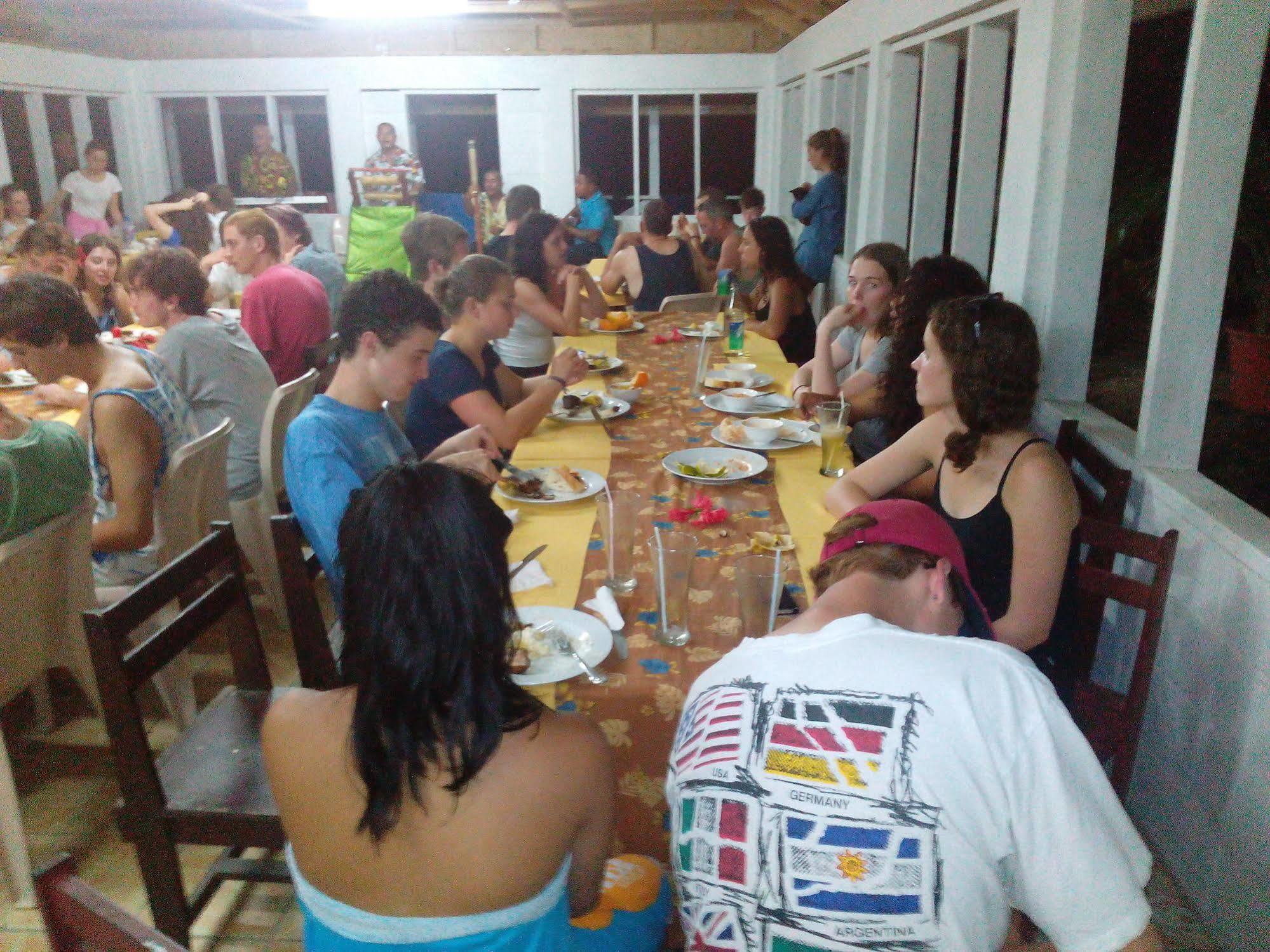 Vacations Beach Fale Hotel Manase Buitenkant foto