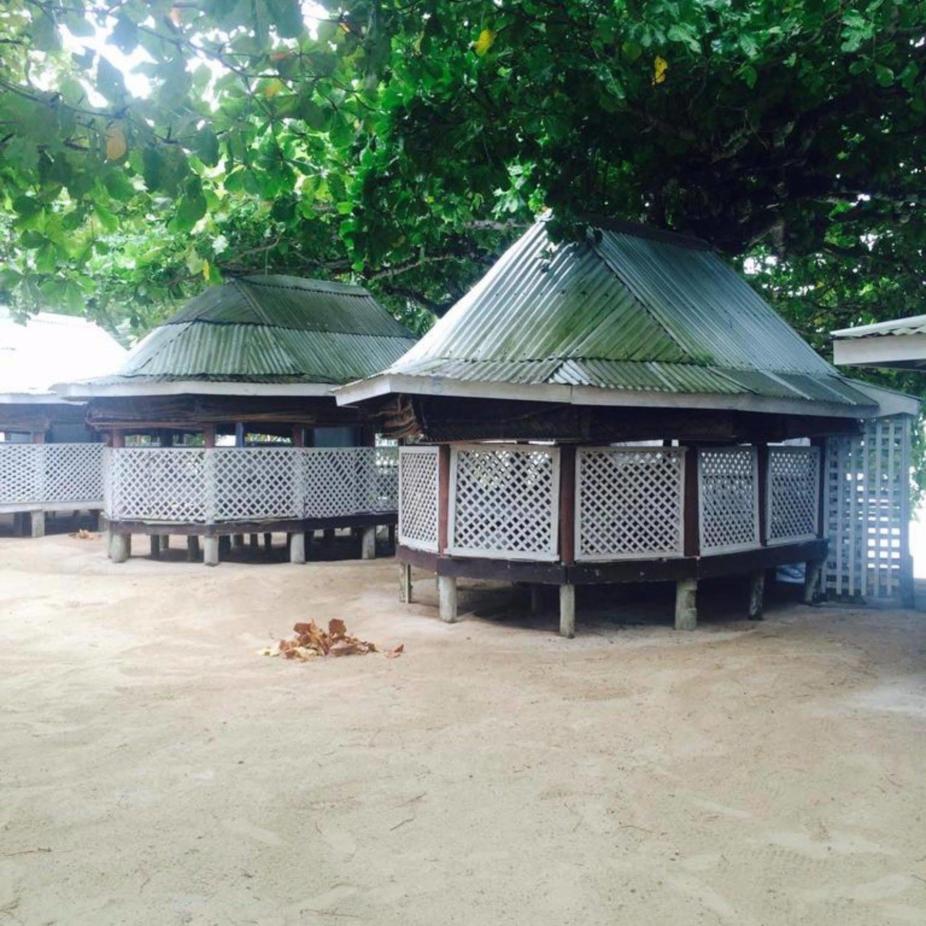 Vacations Beach Fale Hotel Manase Buitenkant foto