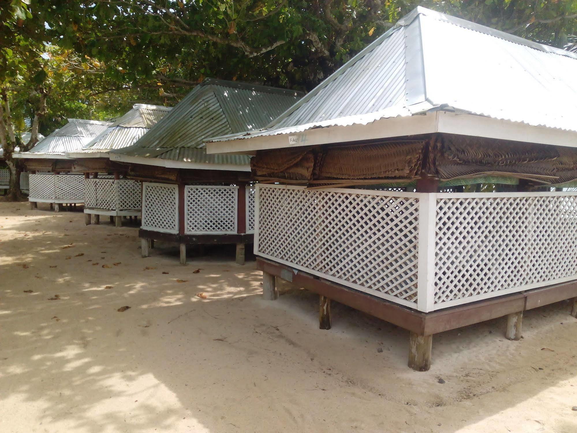 Vacations Beach Fale Hotel Manase Buitenkant foto