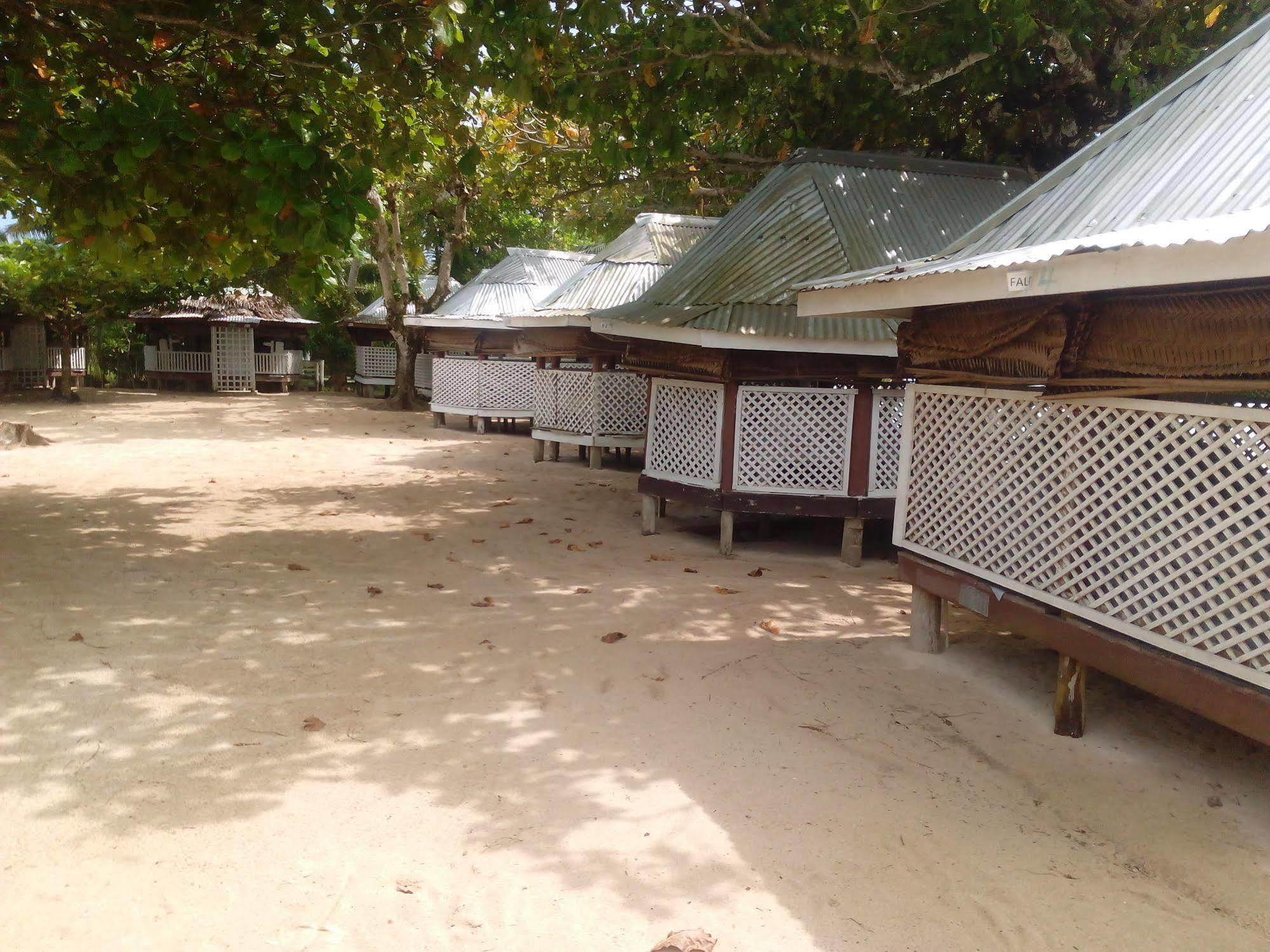 Vacations Beach Fale Hotel Manase Buitenkant foto