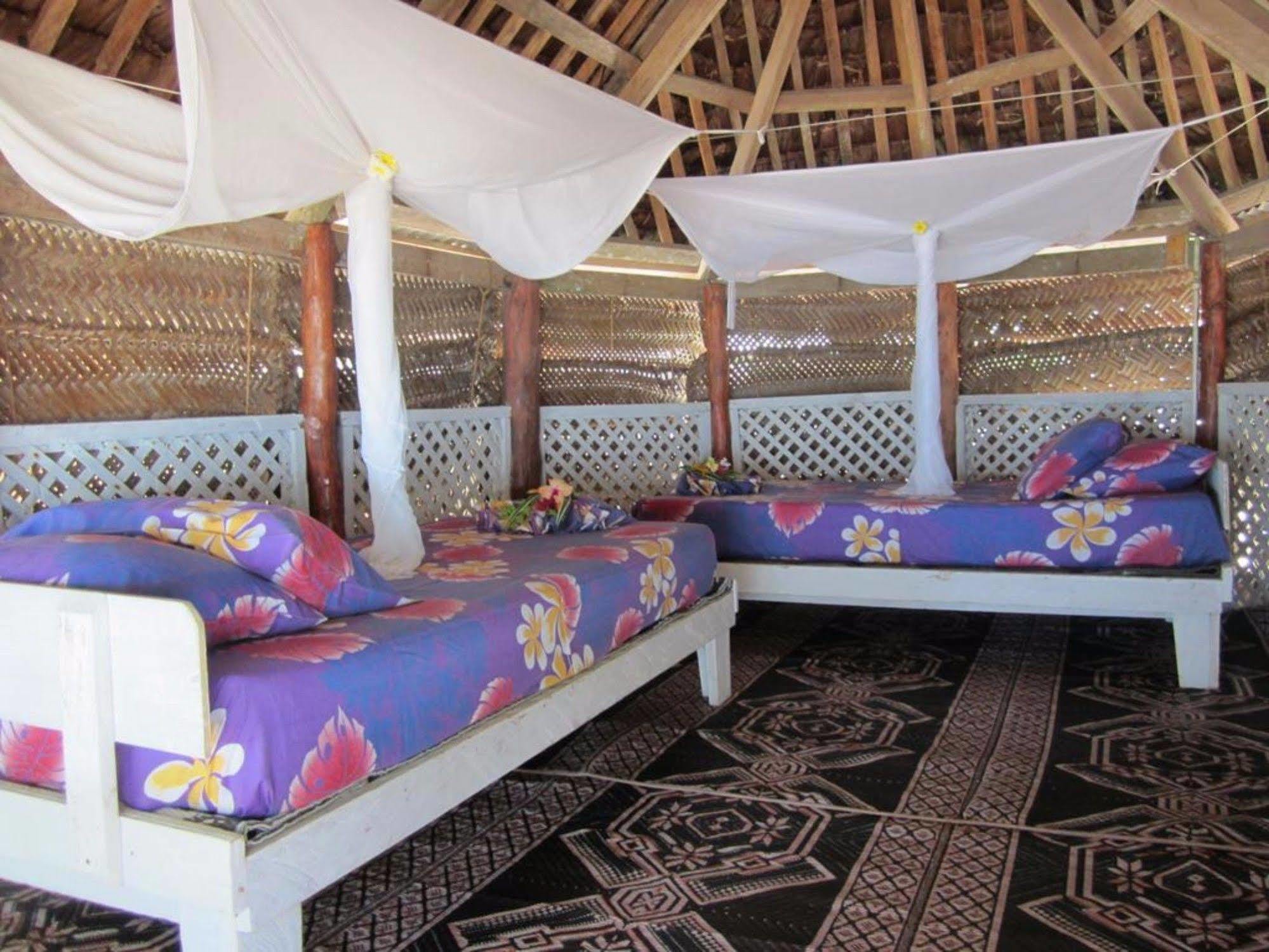 Vacations Beach Fale Hotel Manase Buitenkant foto