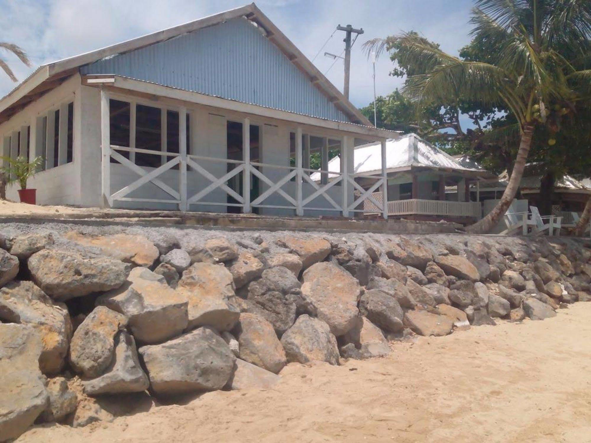 Vacations Beach Fale Hotel Manase Buitenkant foto